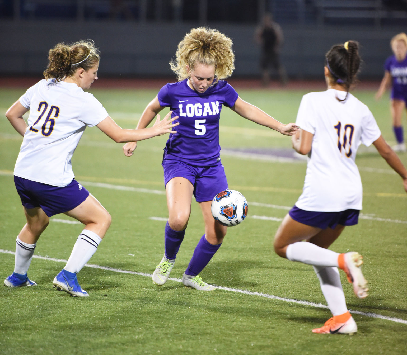 Madison Turner between defenders